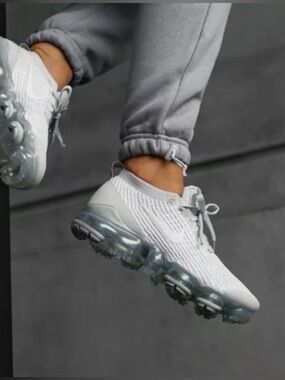 Nike VaporMax Knit Sneakers in Light Grey with Yellow Trim Sz 6 Women